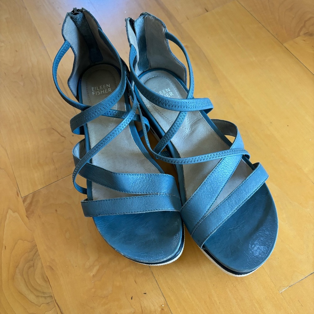 Blue Eileen Fisher strappy blue leather platform sandals